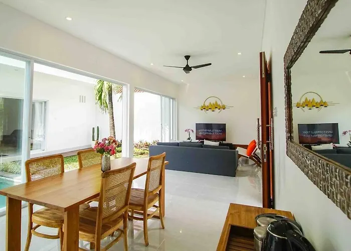 Villa Akmali Seminyak Drupadi 2 Bedrooms w/Pool 5mins to Beach