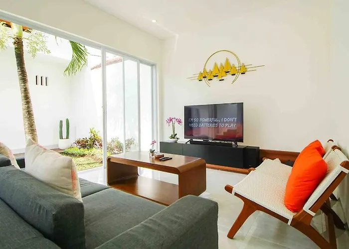 Villa Akmali Seminyak Drupadi 2 Bedrooms w/Pool 5mins to Beach